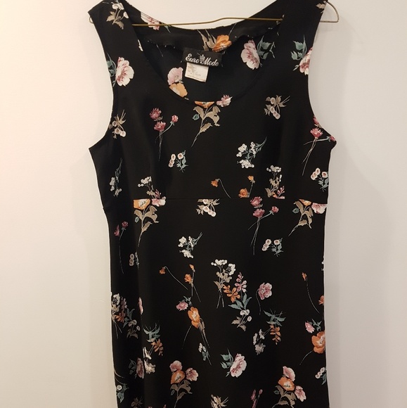 Euromode Floral Sleeveless dress - Picture 2 of 5
